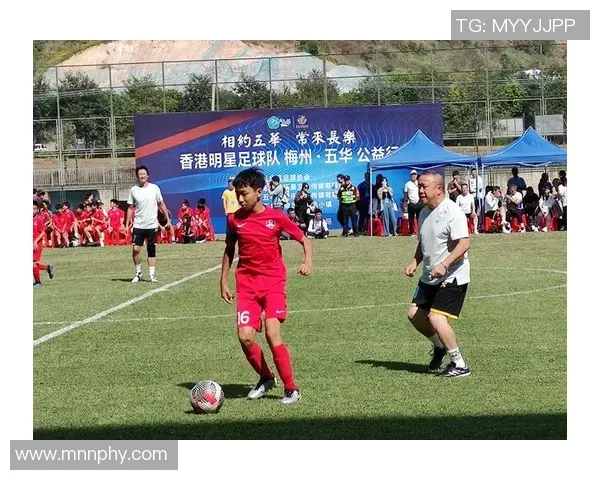 英冠半场：哈里斯破门，埃格利中柱，牛津联1-0伊普斯维奇